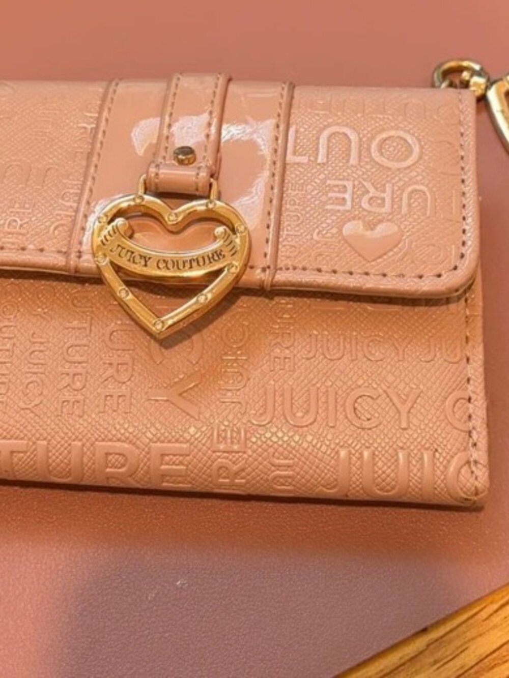 Juicy Couture Pink Embossed Heart Logo Wallet with Gold Heart Lock - Picture 4 of 5